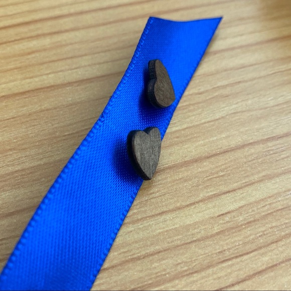 Set of 2 - Pearl and Heart Earrings - Picture 8 of 8